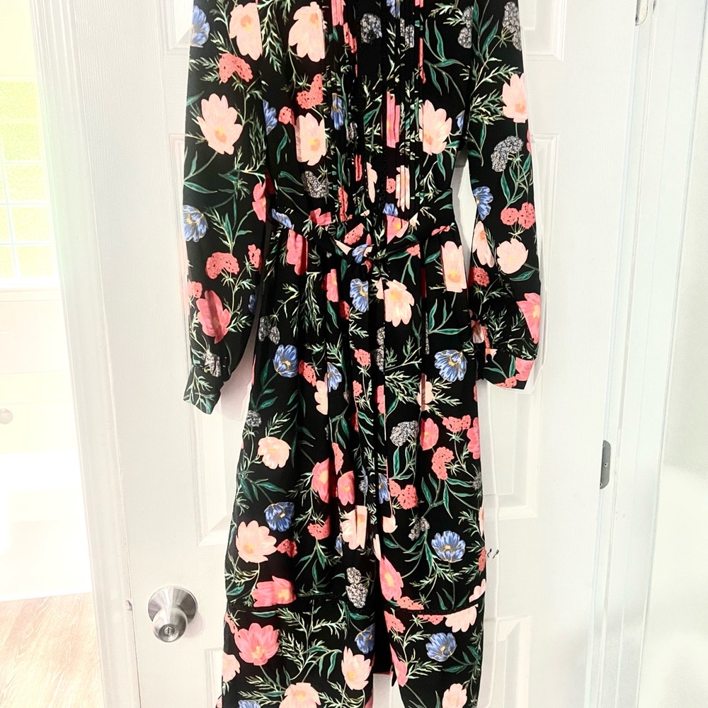 👗Kate spade midi dress size 4 with belt make an offer .